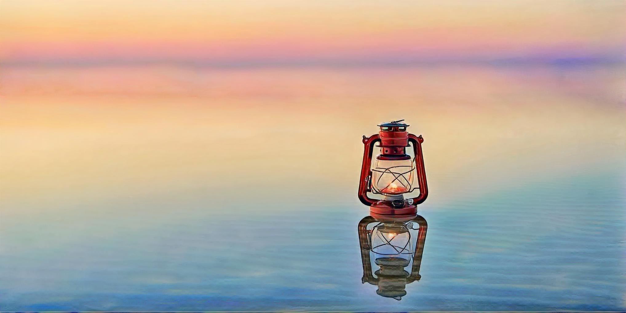 Lantern in the Sea